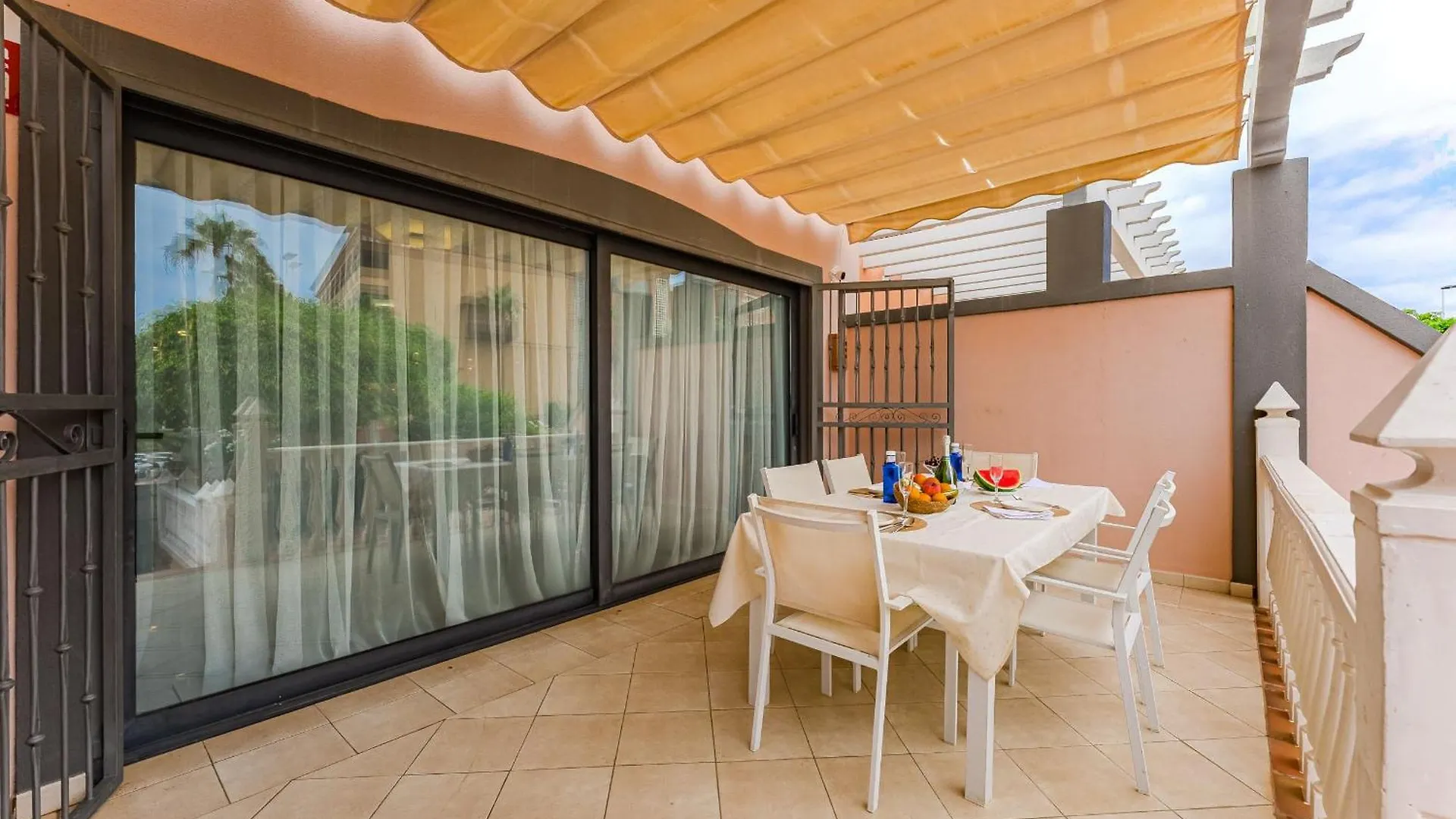 아데제 Townhouse Near The Ocean 아파트